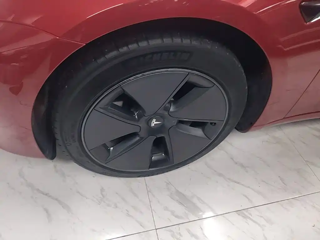 Tesla Model 3 — миниатюра 23