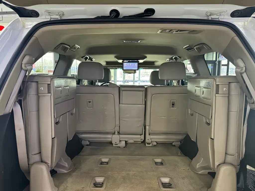 Toyota Land Cruiser 2010 5.7L