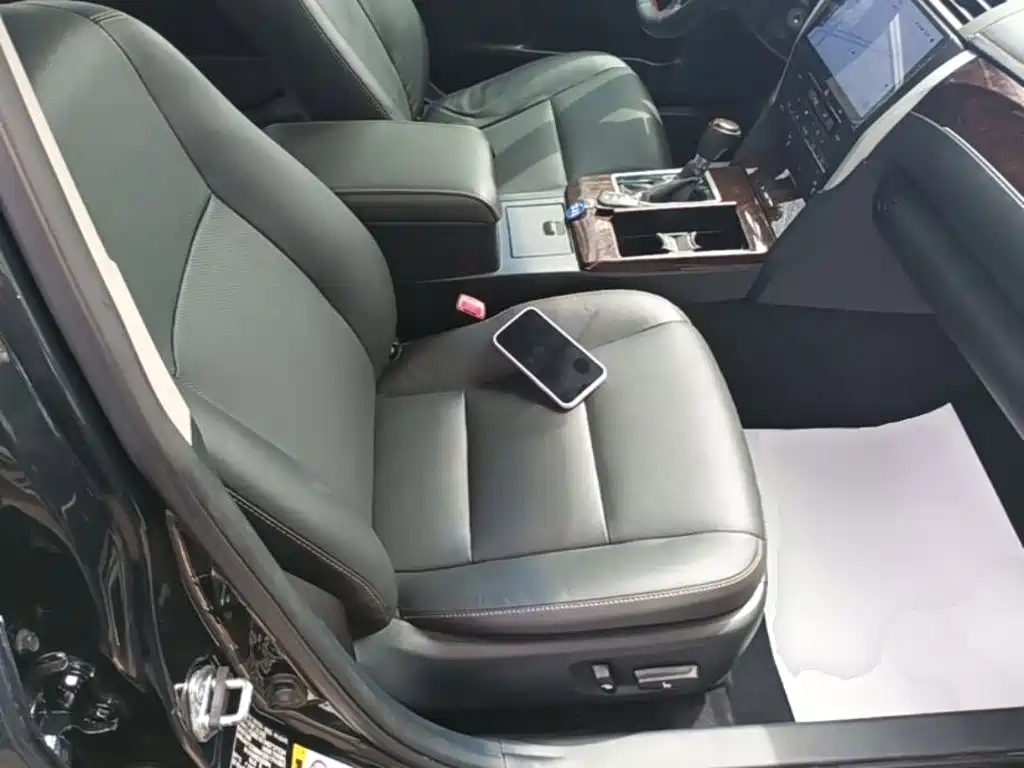 Toyota Camry — миниатюра 25
