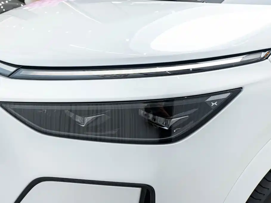 XPeng X9 — миниатюра 8
