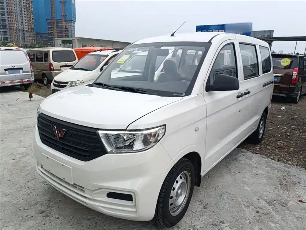 Купить Wuling Hongguang V
