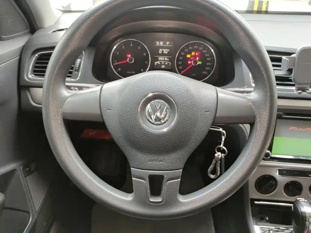 Volkswagen Lavida — миниатюра 3