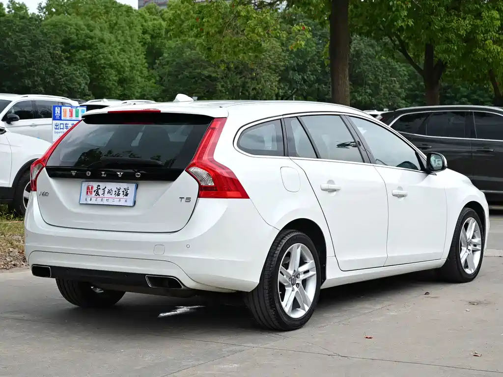 Volvo V60 — миниатюра 6