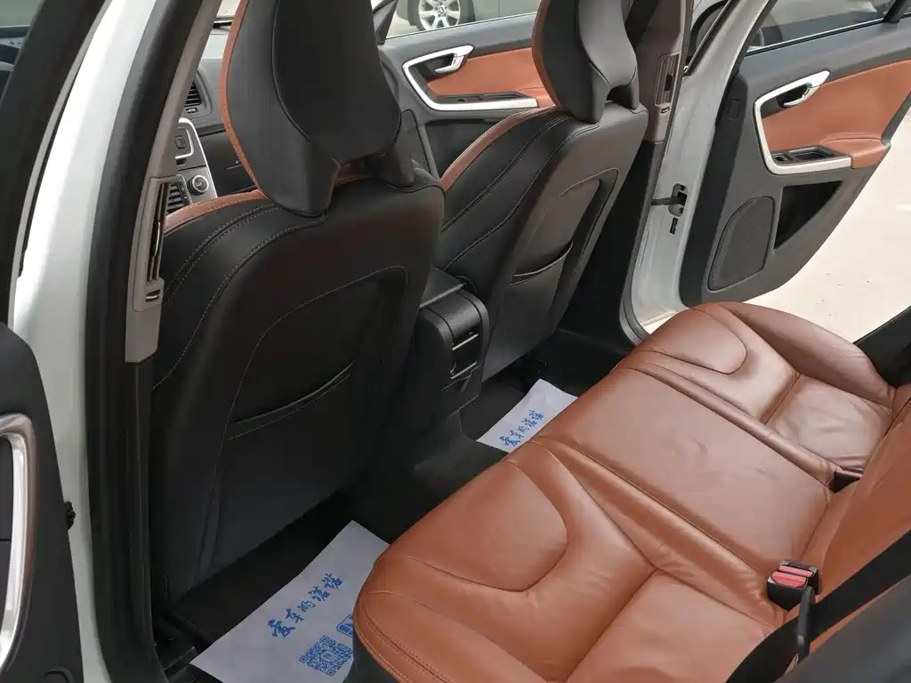 Volvo V60 — миниатюра 10