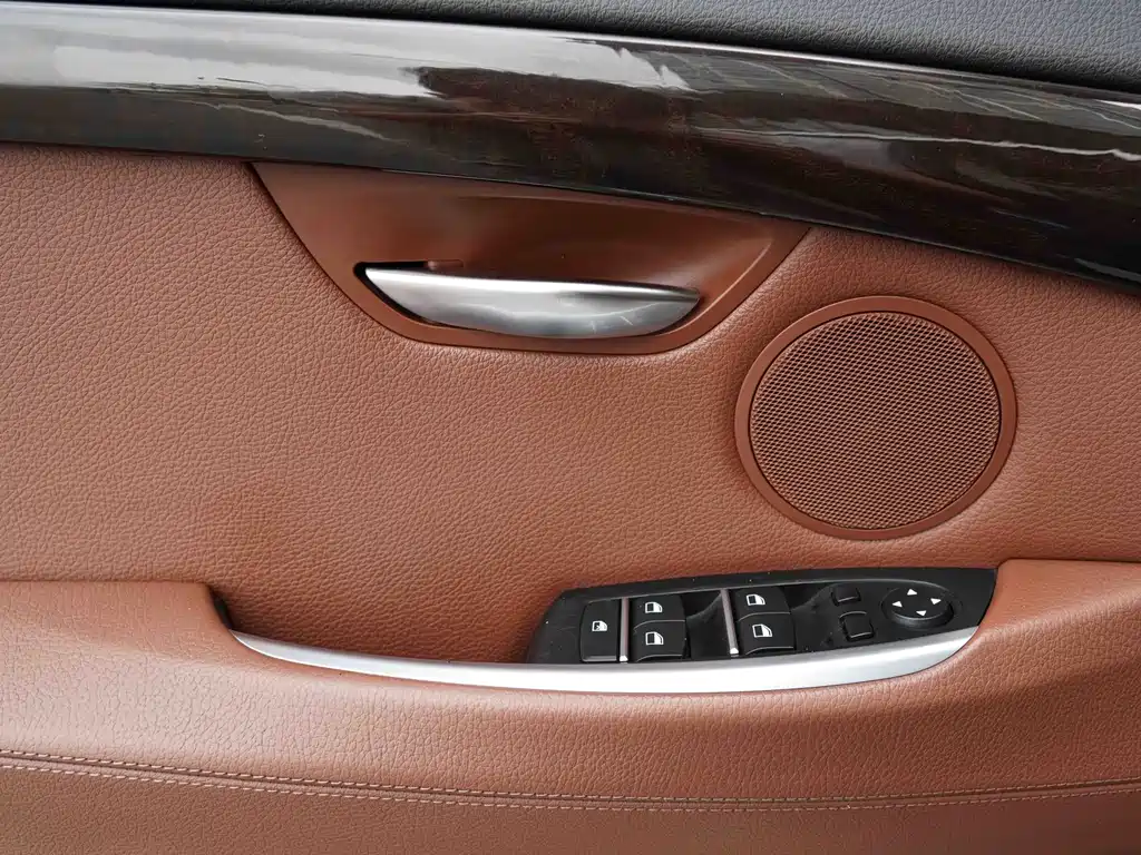 BMW 5 Series GT 535i Classic Type, фото 21