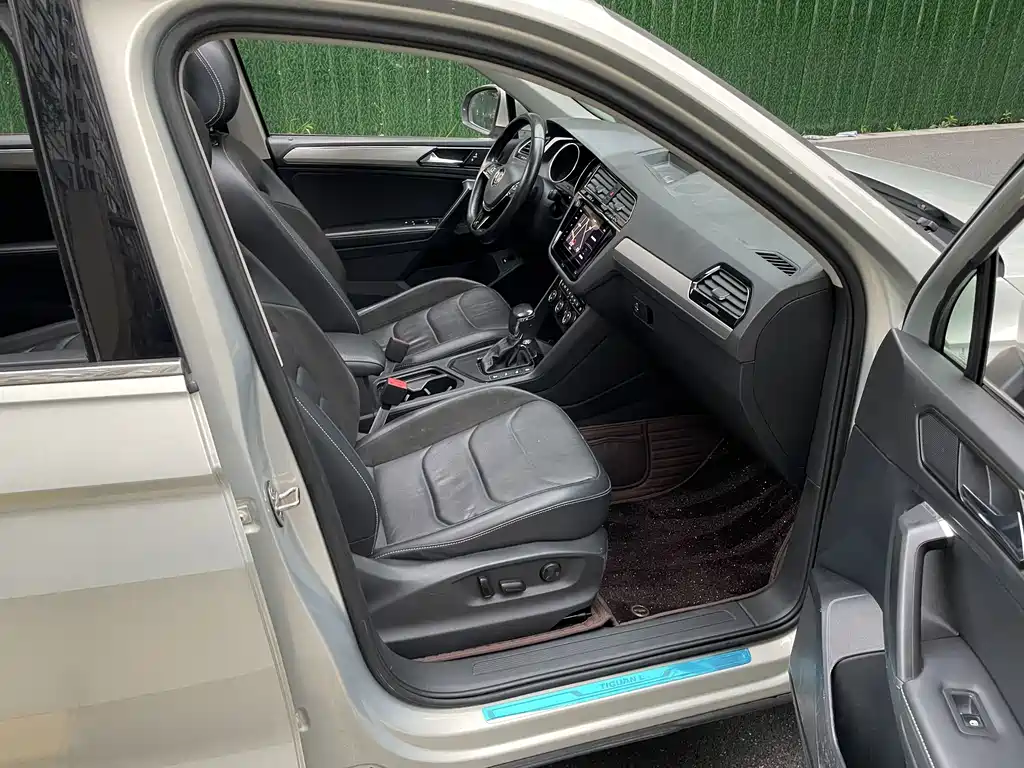 Volkswagen Tiguan L — миниатюра 19