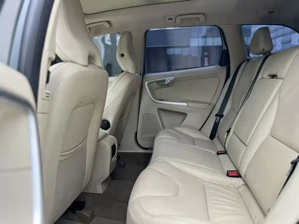 Volvo XC60 (Import) — миниатюра 5