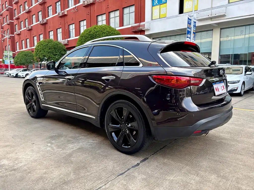 Infiniti QX70 — миниатюра 19