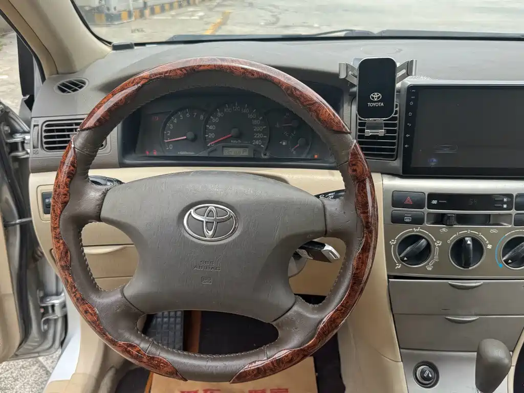 Toyota Corolla — миниатюра 13