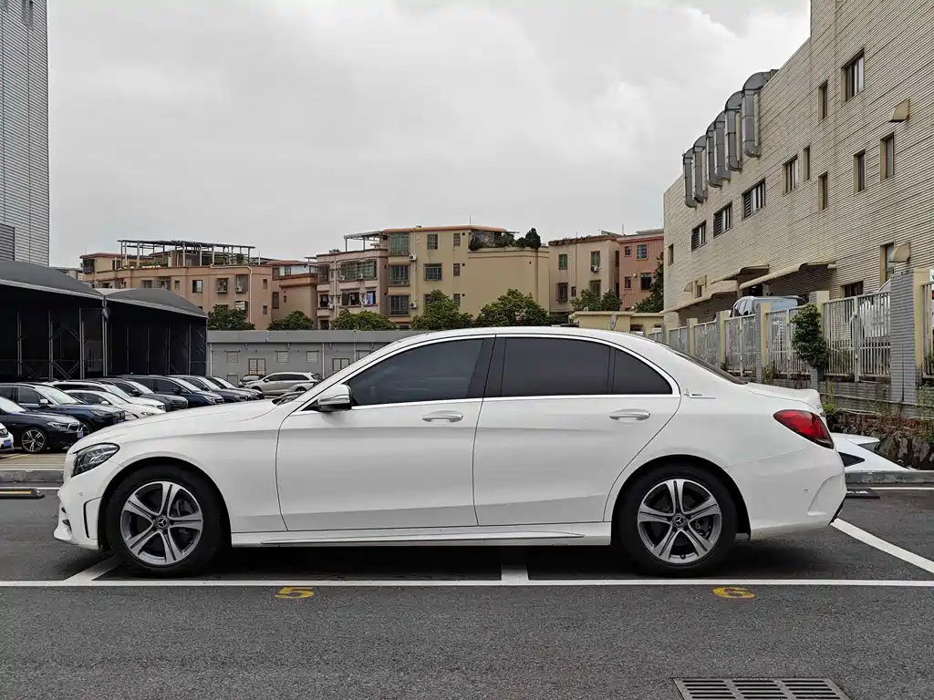 Mercedes-Benz C-Class — миниатюра 3