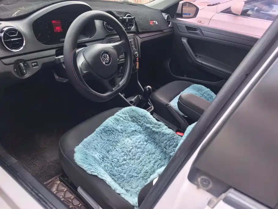 Volkswagen Jetta — миниатюра 9