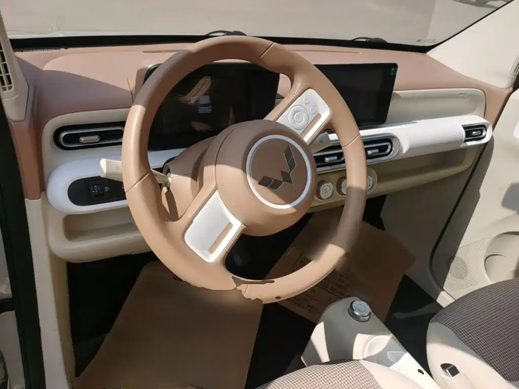 Wuling MINIEV — миниатюра 11