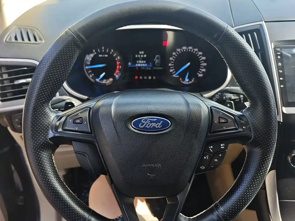 Ford Edge — миниатюра 4