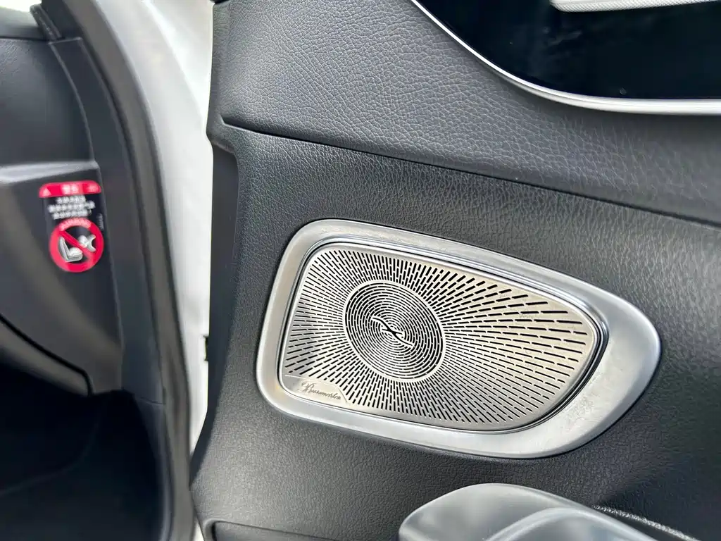 Mercedes-Benz C-Class — миниатюра 16