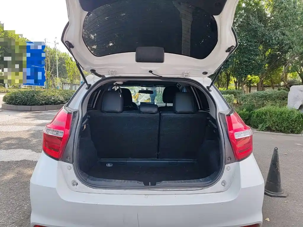 Toyota Yaris L — миниатюра 19