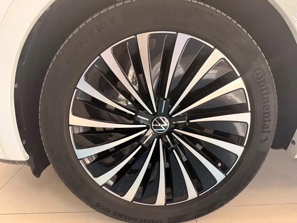 Volkswagen Viloran 2020 380TSI Luxury