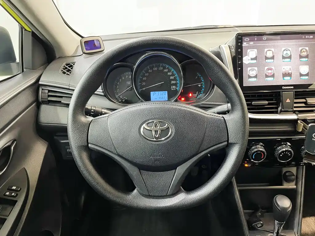 Toyota Yaris L — миниатюра 19