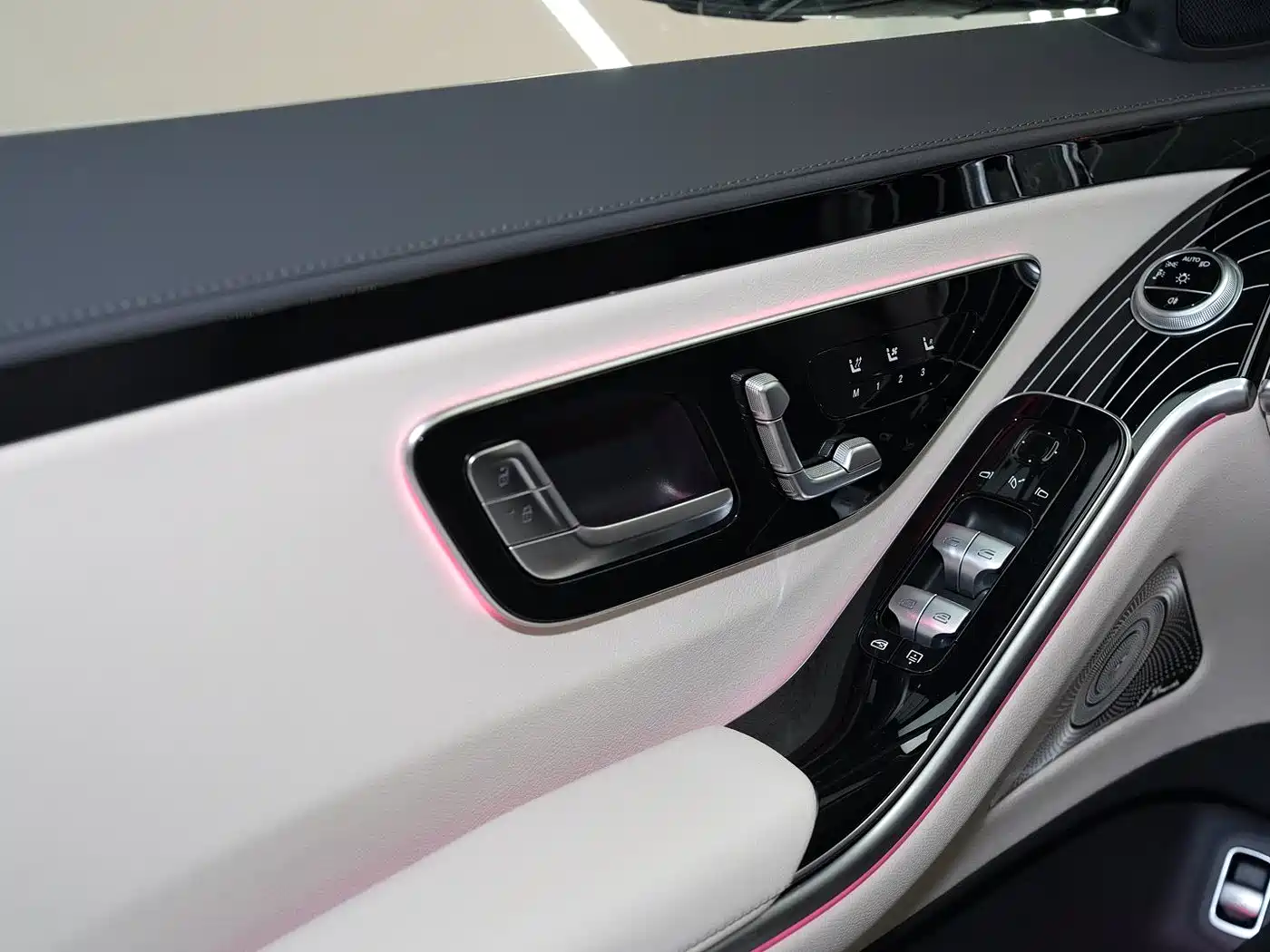 Mercedes-Benz S-class id 4538723 из Китая 30