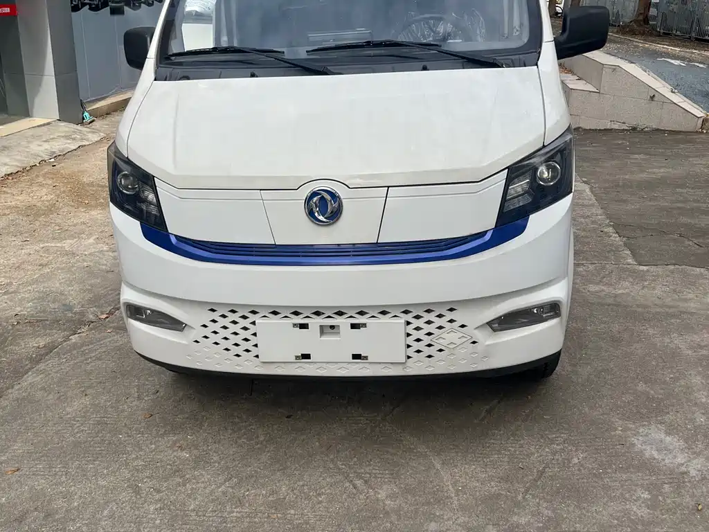 Dongfeng EM27 0