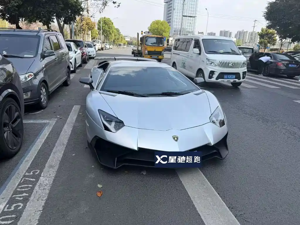 Lamborghini Aventador 2011 LP 700-4