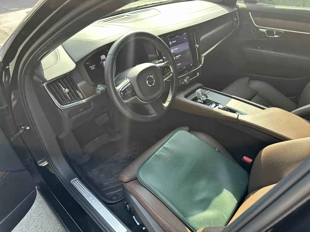 Volvo S90 — миниатюра 7