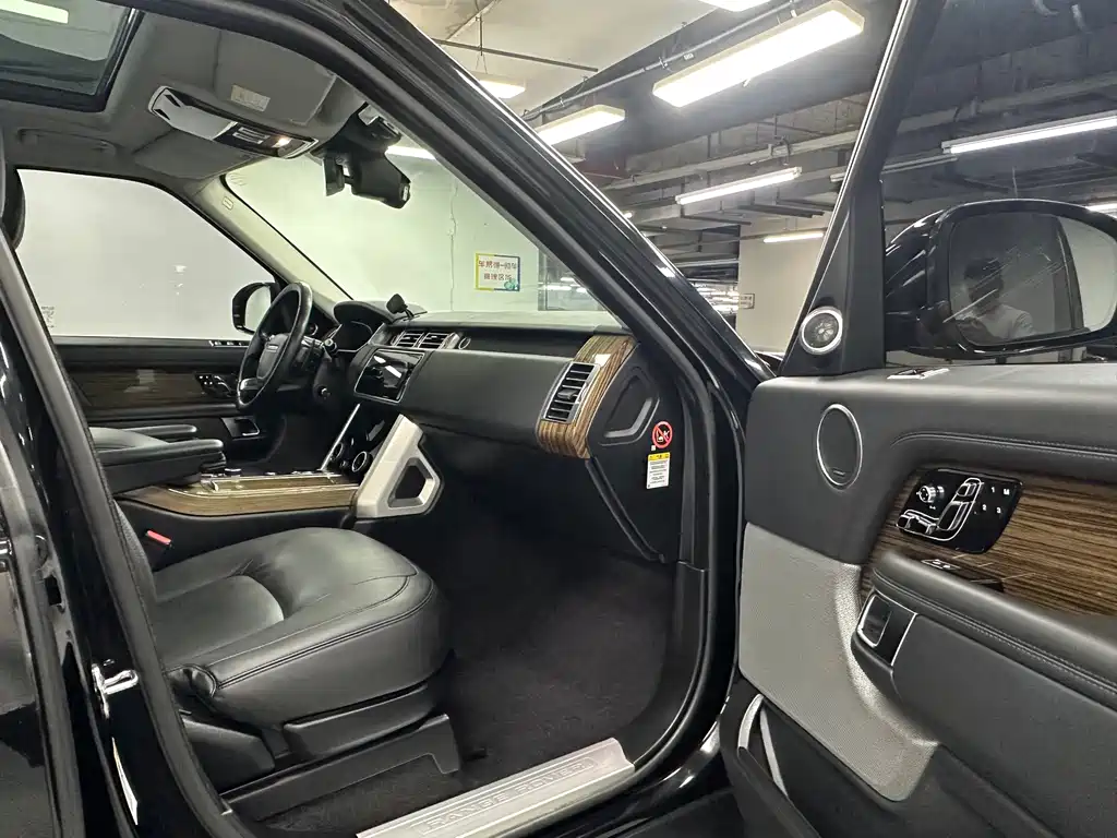 Land Rover Range Rover — миниатюра 18