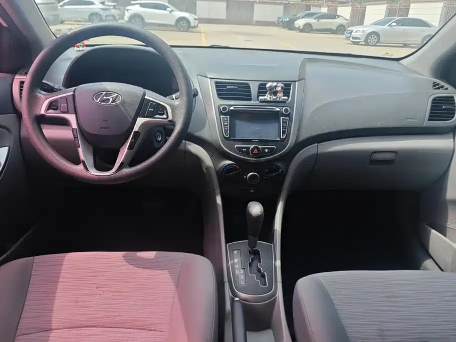 Hyundai Verna — миниатюра 12
