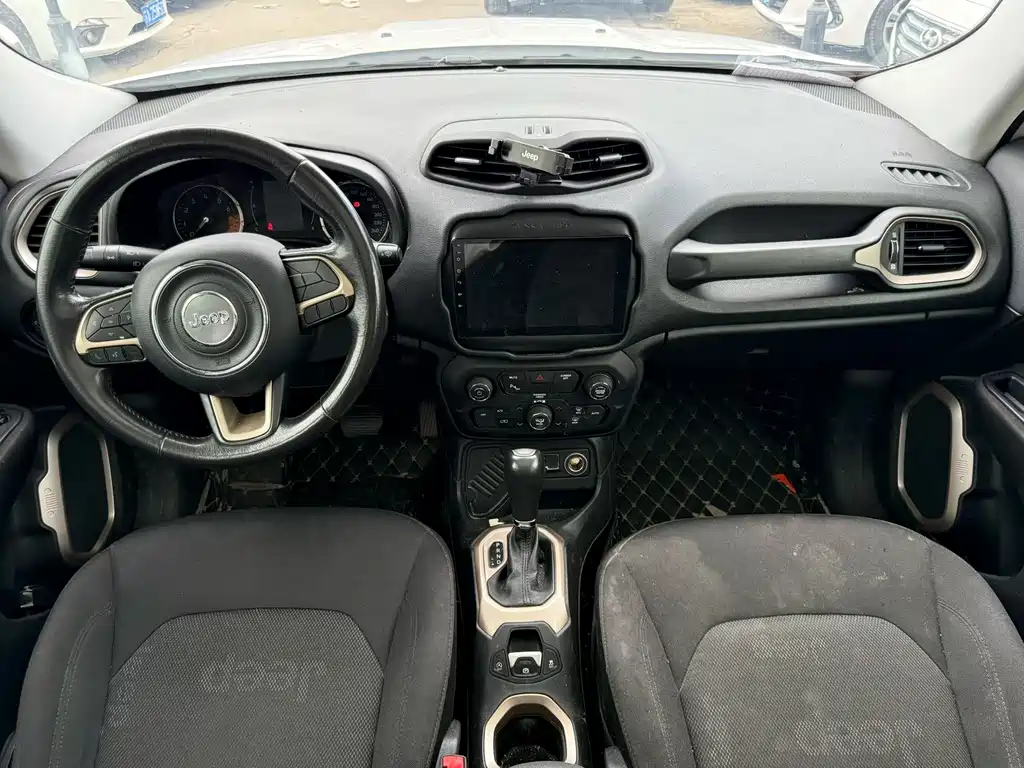 Jeep Renegade — миниатюра 6