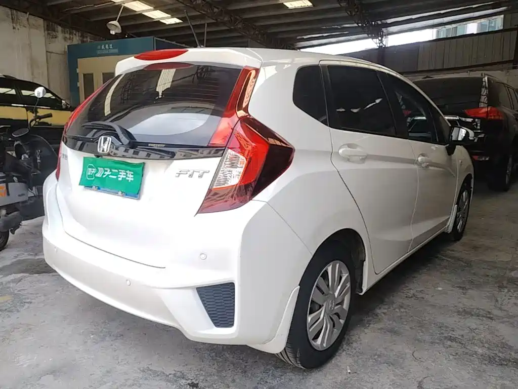 Honda Fit — миниатюра 7