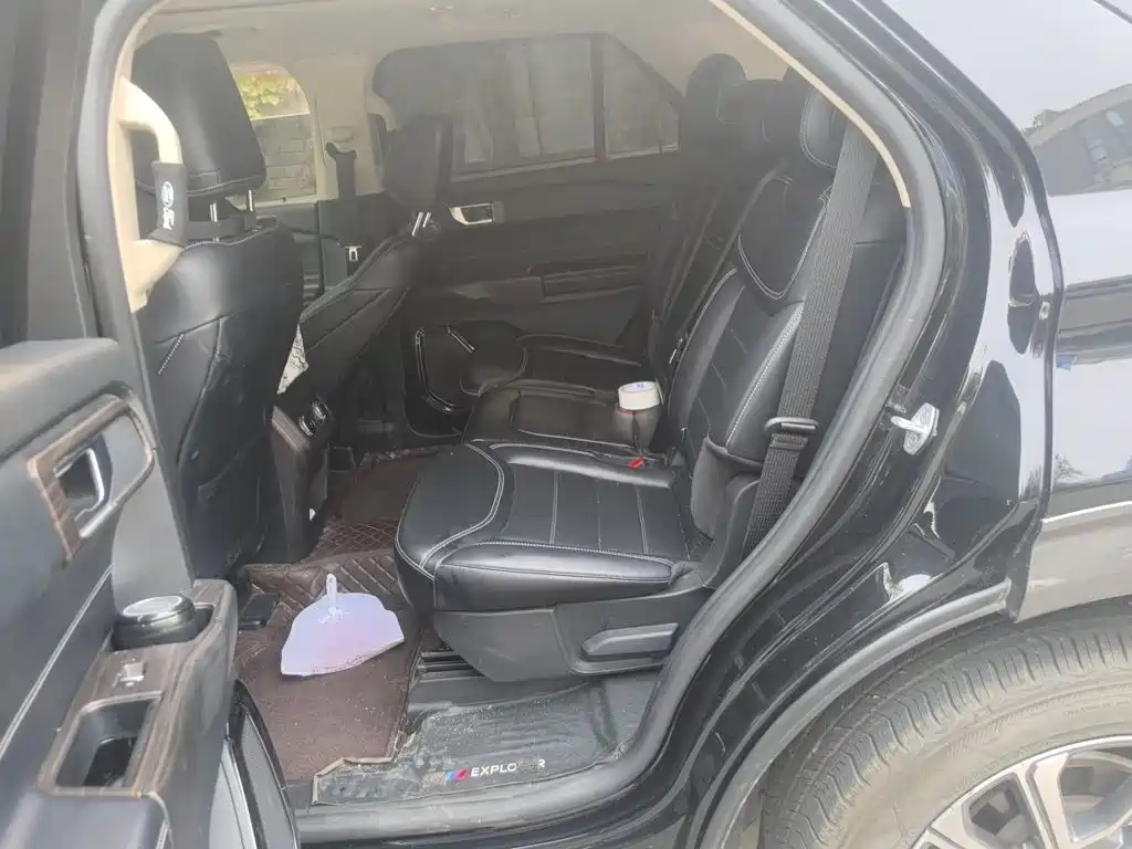 Ford Explorer — миниатюра 18