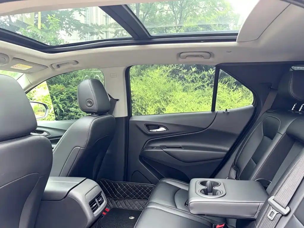 Chevrolet Equinox — миниатюра 15
