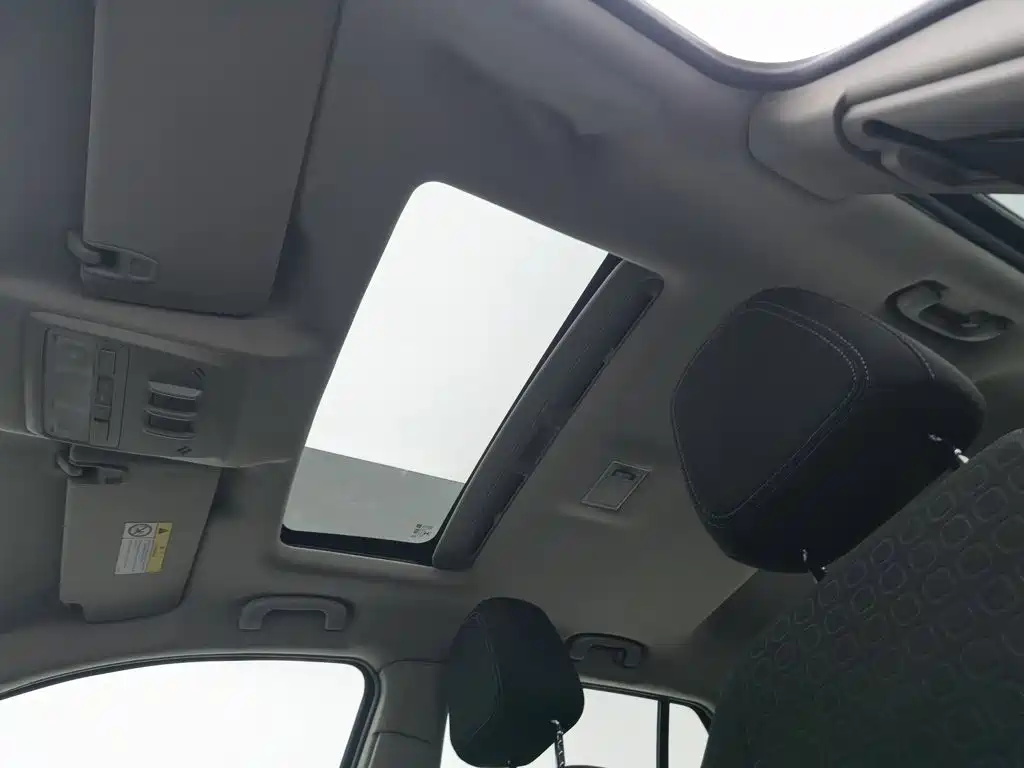 Chevrolet Trax — миниатюра 14