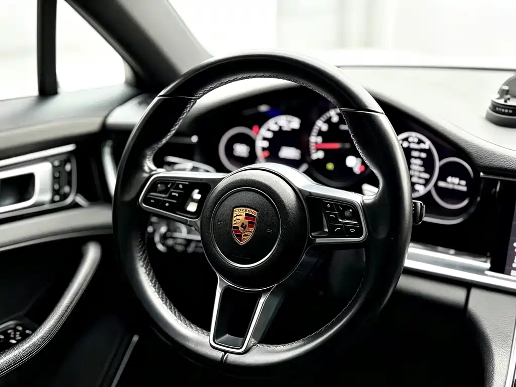 Porsche Panamera — миниатюра 6