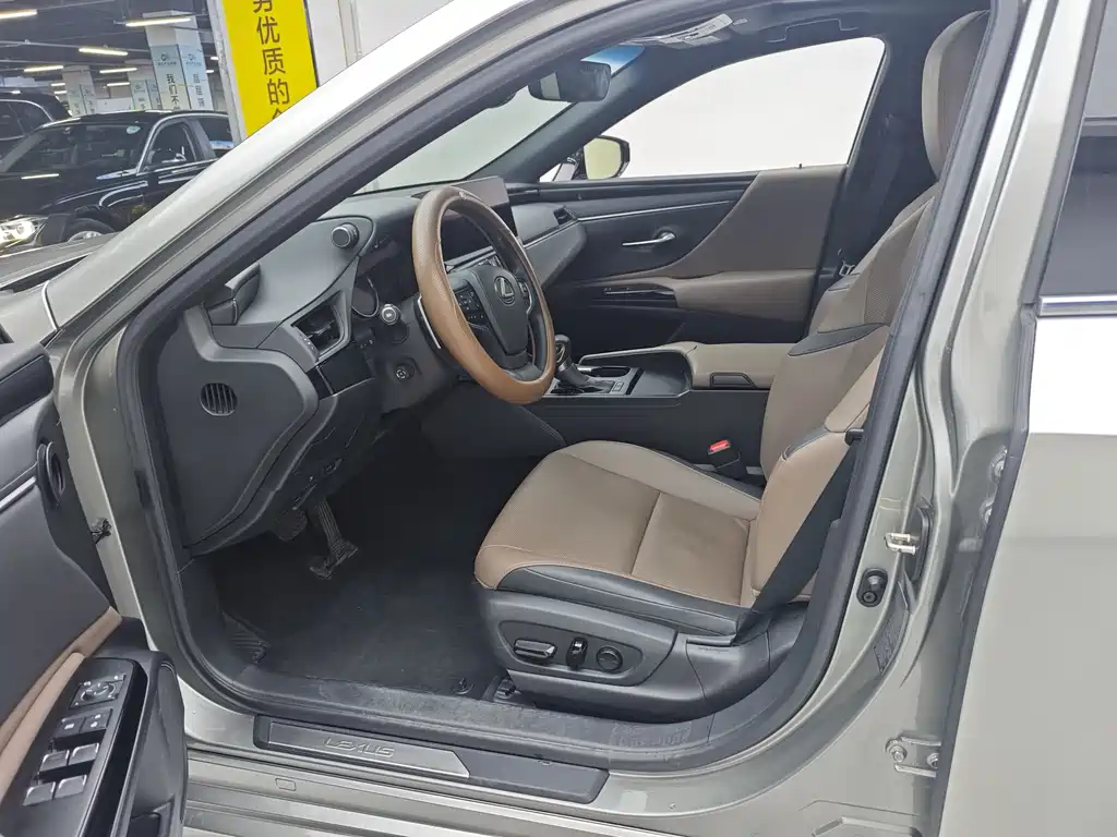 Lexus ES 2023 200