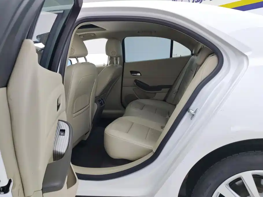 Chevrolet Malibu — миниатюра 11