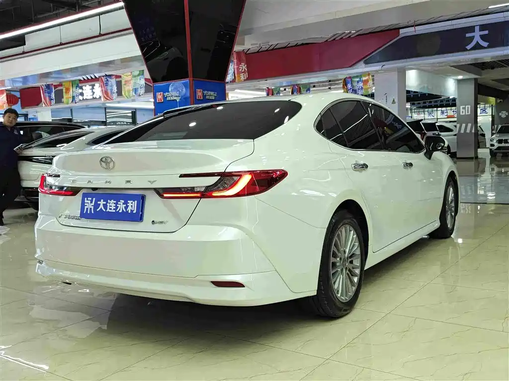 Toyota Camry — миниатюра 15