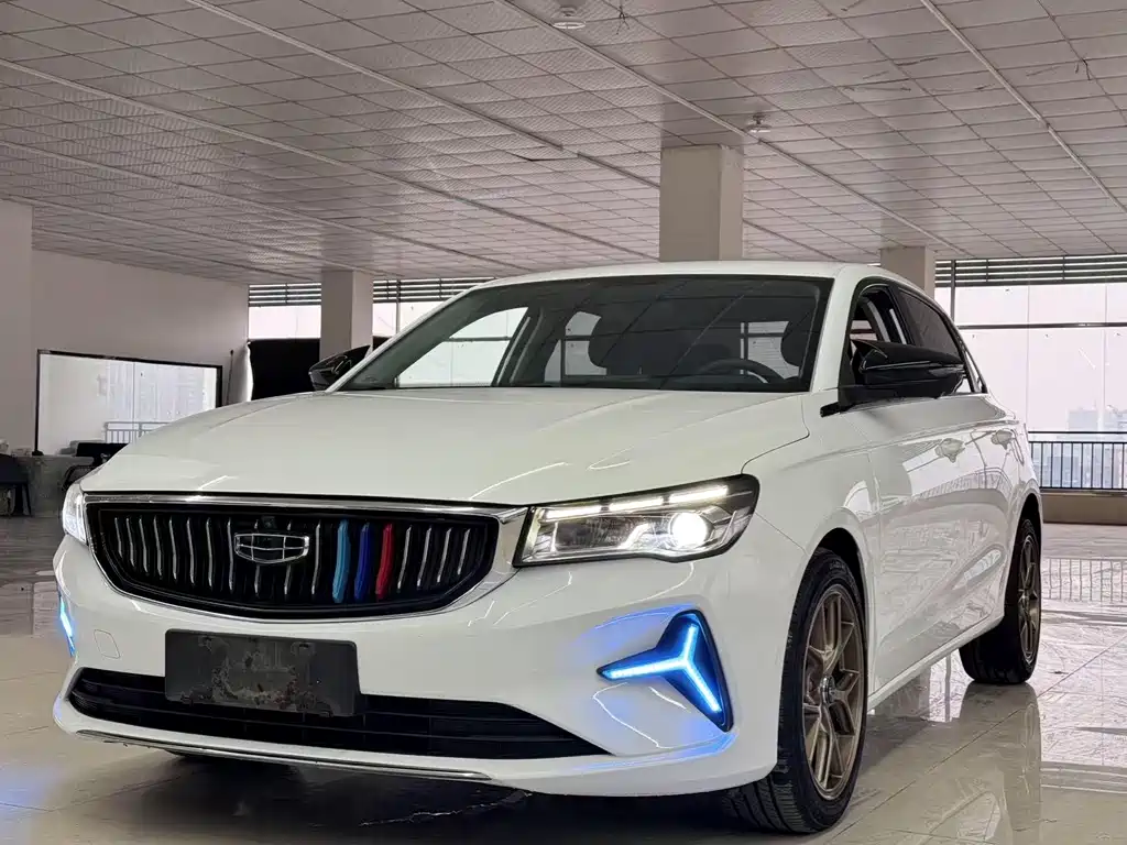 Geely Emgrand 2022