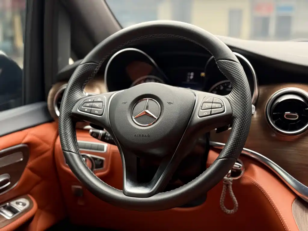 MERCEDES-BENZ V CLASS