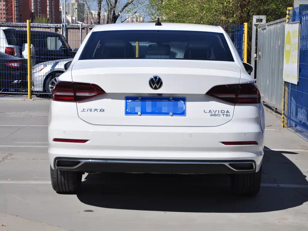 Volkswagen Lavida — миниатюра 5