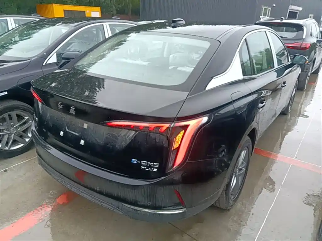 Hongqi E-QM5 2025 610km PLUS