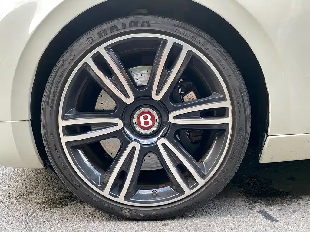 Bentley Flying Spur — миниатюра 6