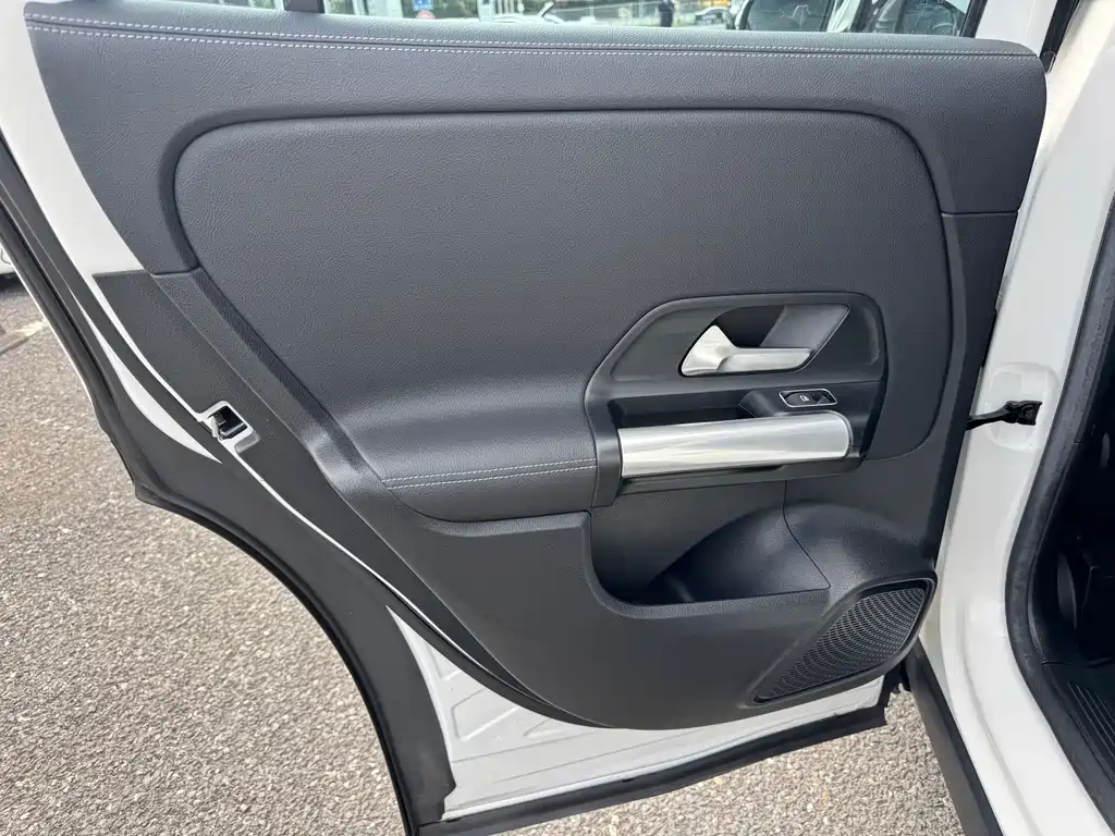 Mercedes-Benz GLA — миниатюра 13