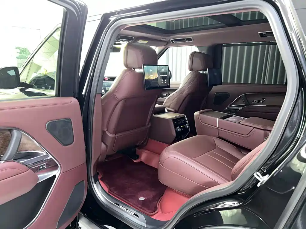 Land Rover Range Rover 2025 3.0 L6 400PS Long Wheelbase