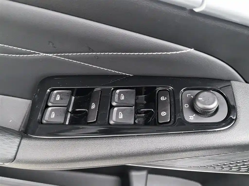 Geely Emgrand 2023 4 Champion 1.5L CVT Luxury