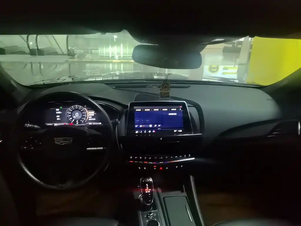 Cadillac CT5 — миниатюра 10