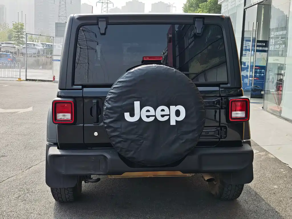 Jeep Wrangler — миниатюра 4