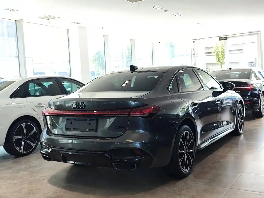 Audi A5L — миниатюра 7