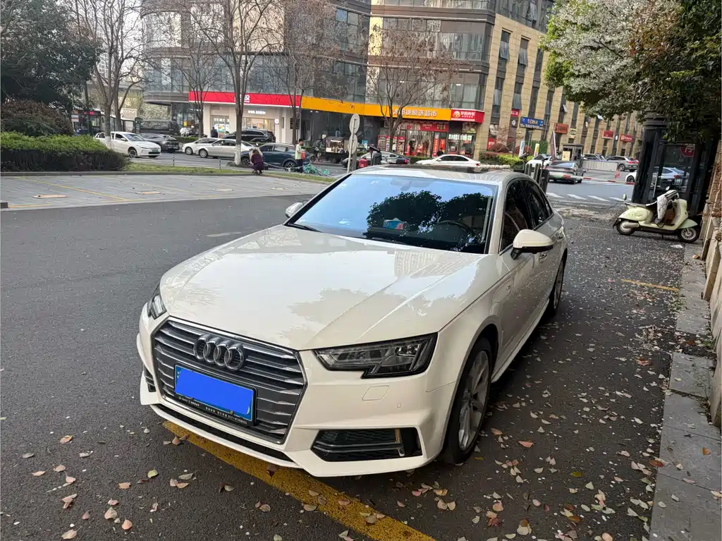 Audi A4L 2018