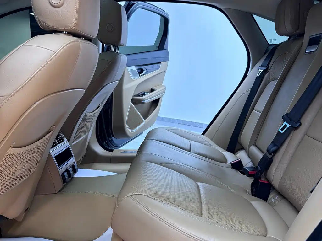 Jaguar XFL — миниатюра 12