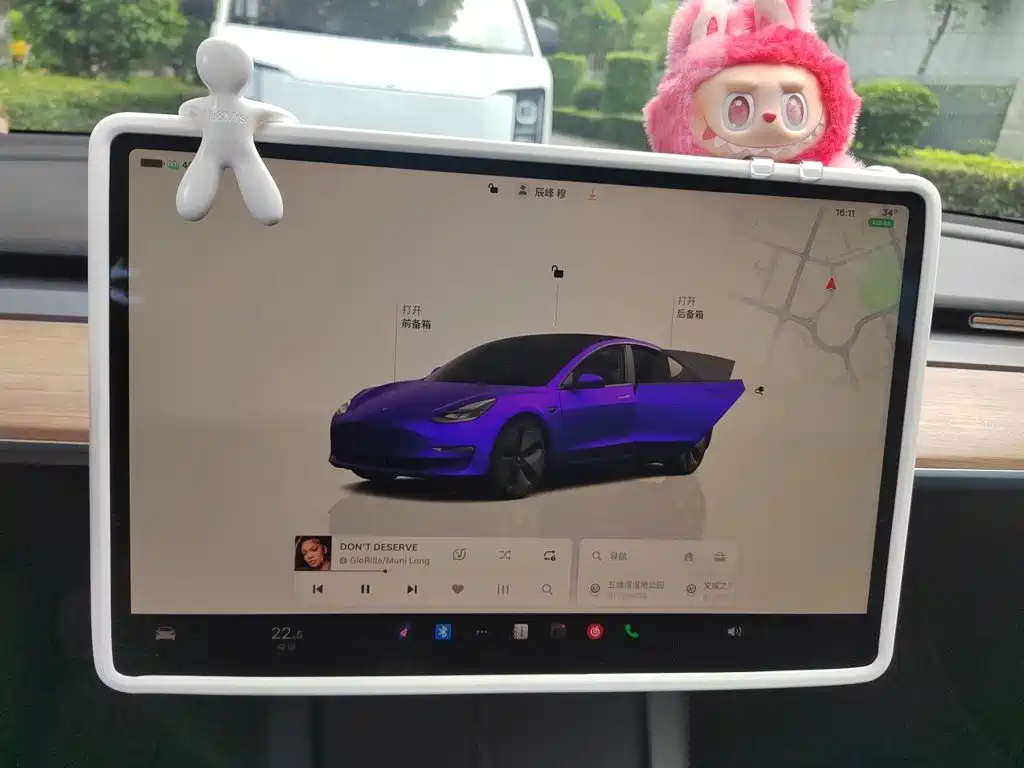 Tesla Model 3 — миниатюра 12